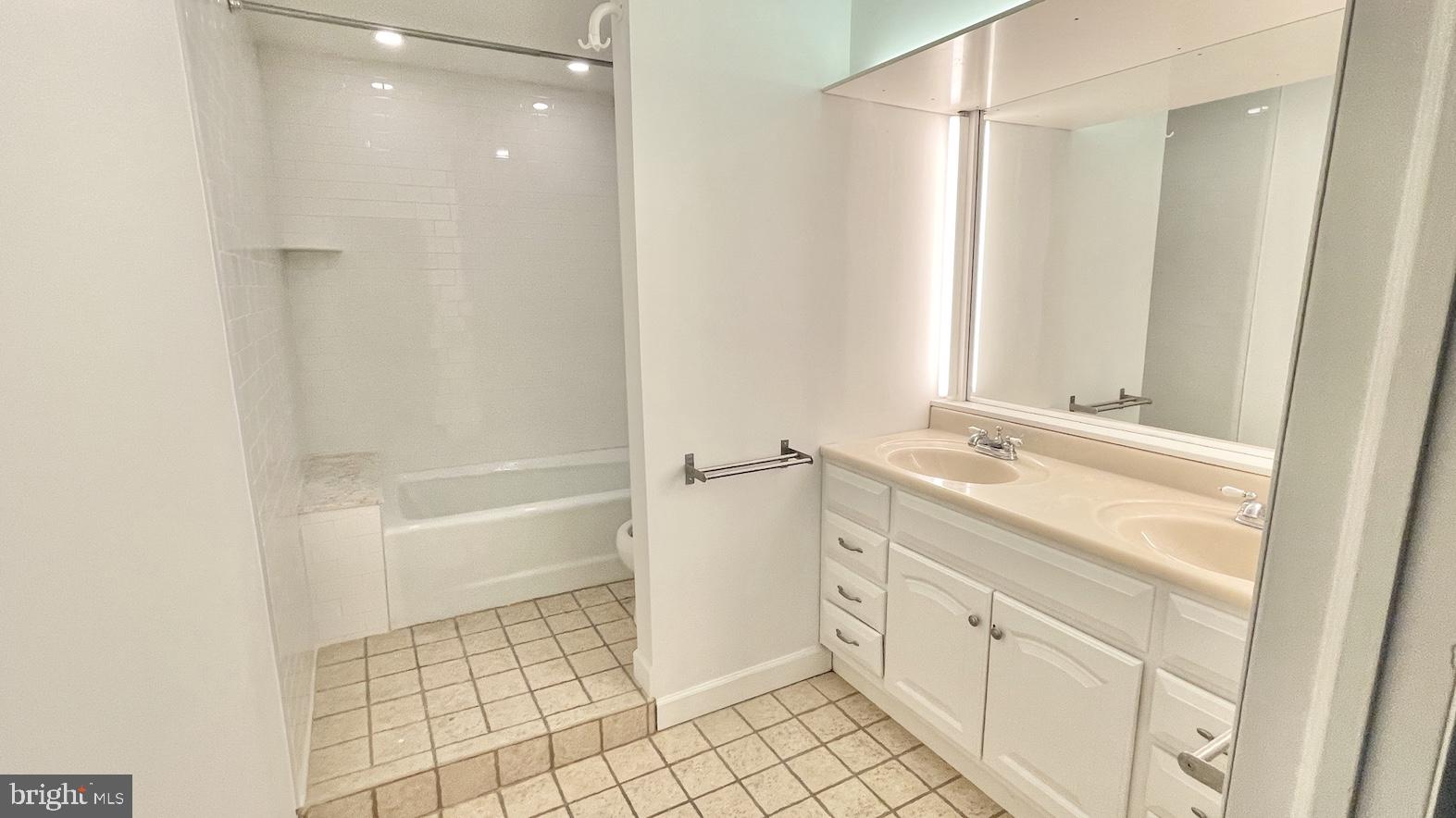 305 Cherry Street Philadelphia, PA 19106 - Photo 35 of 58