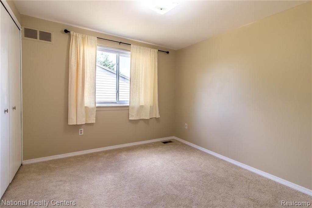 752 Lion Street Rochester Hills, MI 48307 - Photo 16 of 24