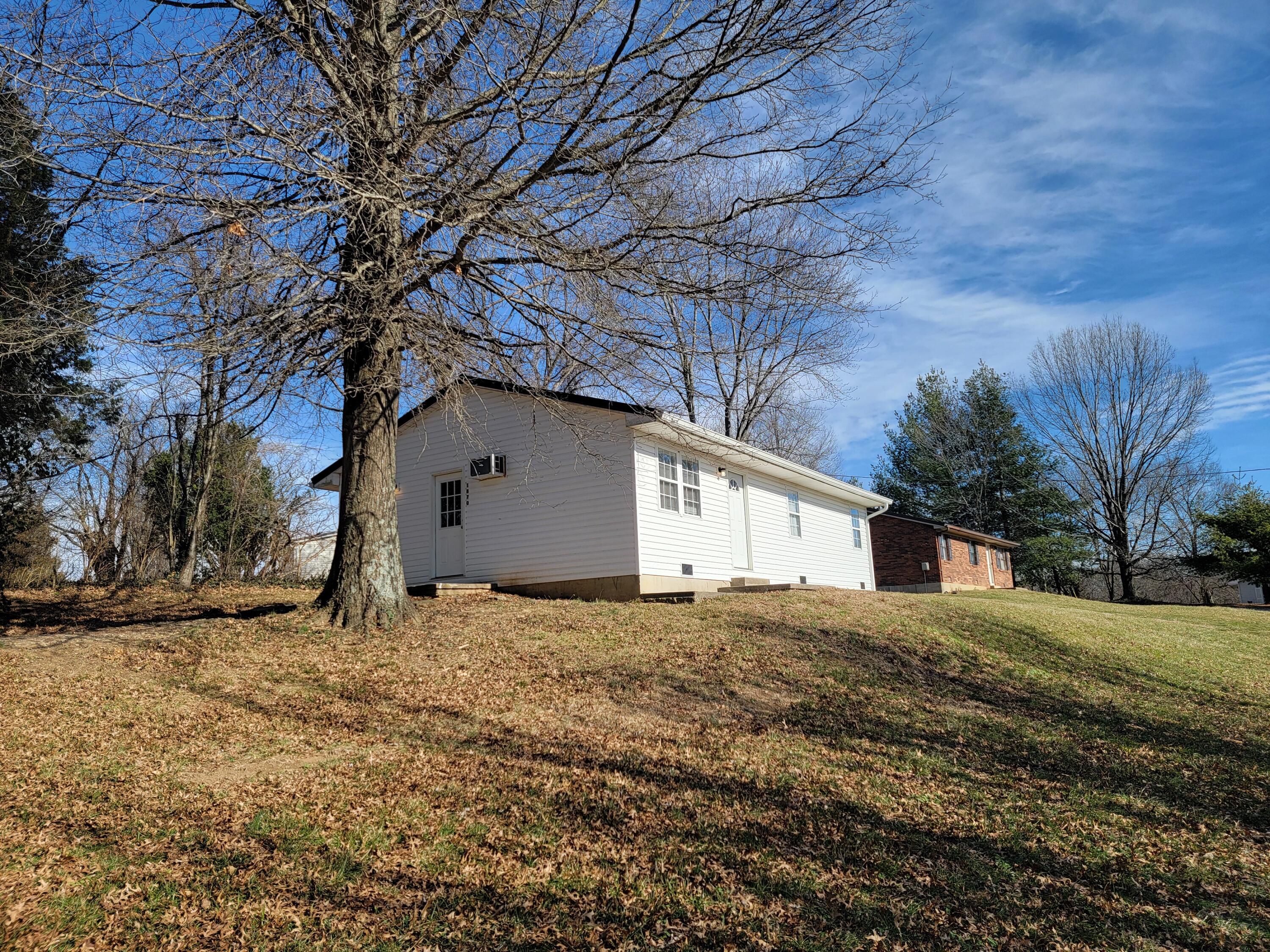 1870 Tapering Pointe Road Glencoe, KY 41046 - Photo 2 of 29