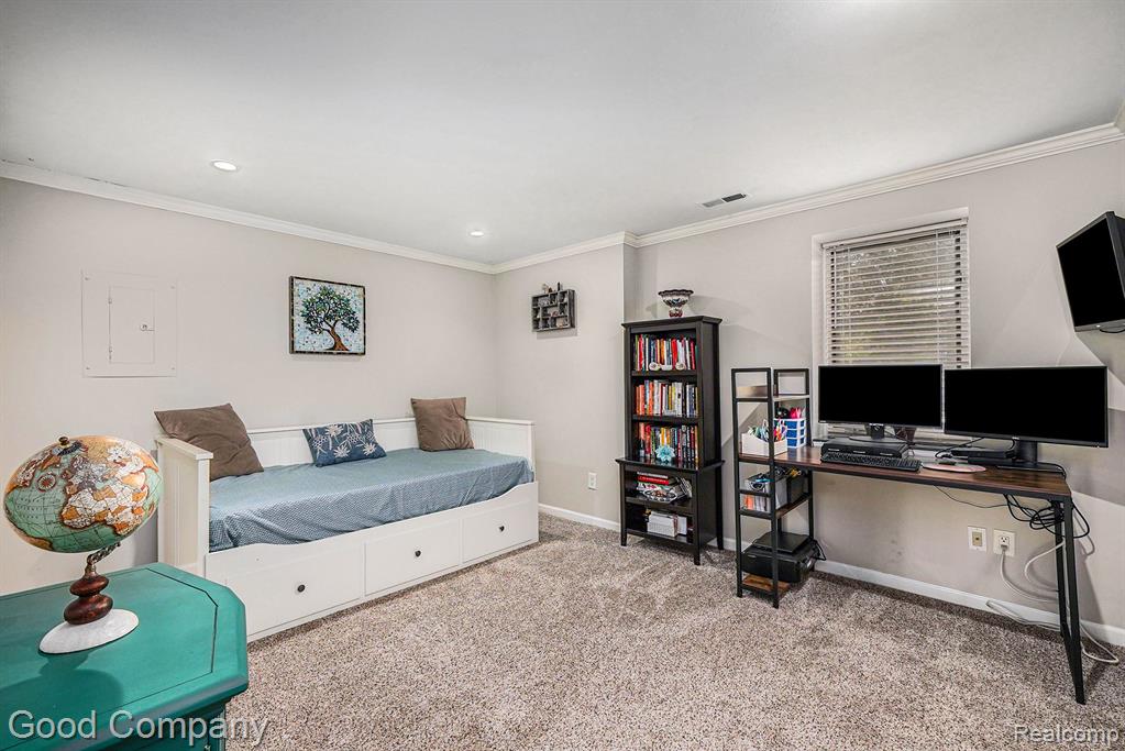 47595 Frederick Road Utica, MI 48317 - Photo 13 of 26