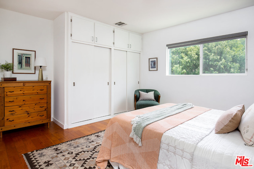 4467 Bowman Boulevard Los Angeles, CA 90032 - Photo 14 of 23