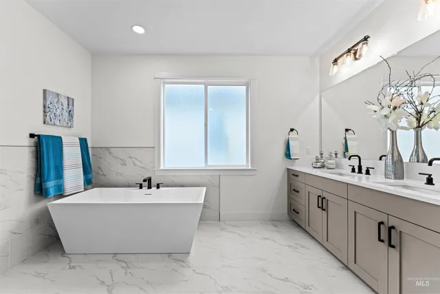 $679,995 | 9943 West Sunberry Court, Star, ID 83669