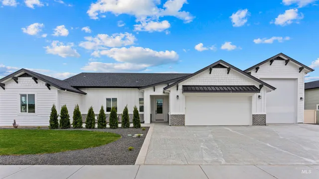 $679,995 | 9943 West Sunberry Court, Star, ID 83669