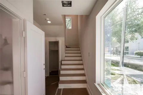 $500,000 | 904 Kern Street, Unit C, Houston, TX 77009