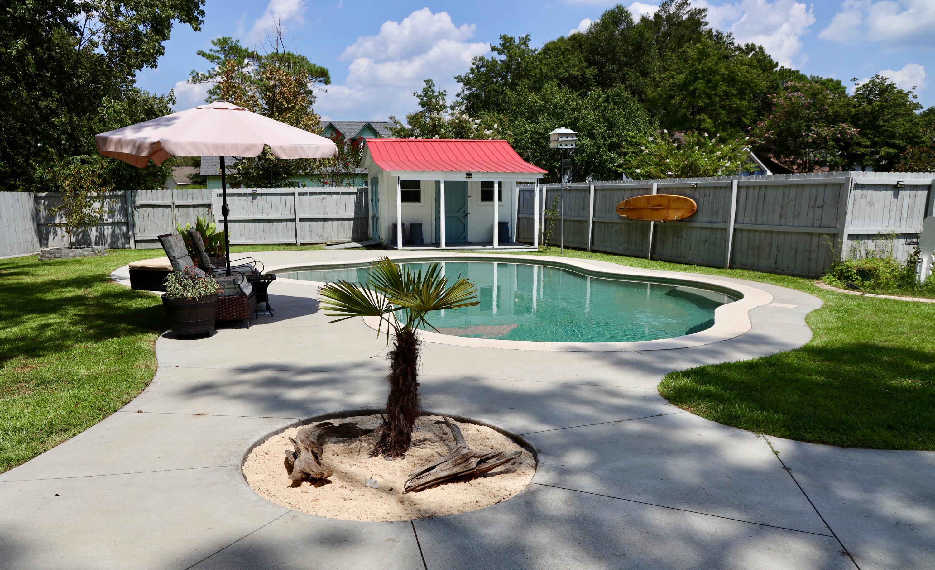 100 Ruffin Court Summerville, SC 29486 - Photo 1 of 32 Salt-water Pool