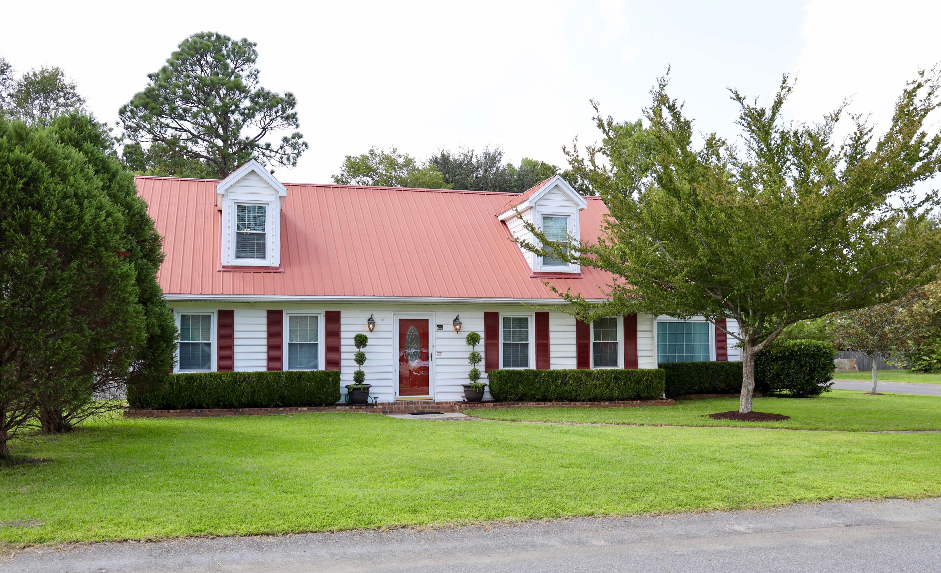 100 Ruffin Court Summerville, SC 29486 - Photo 2 of 32 Front yard
