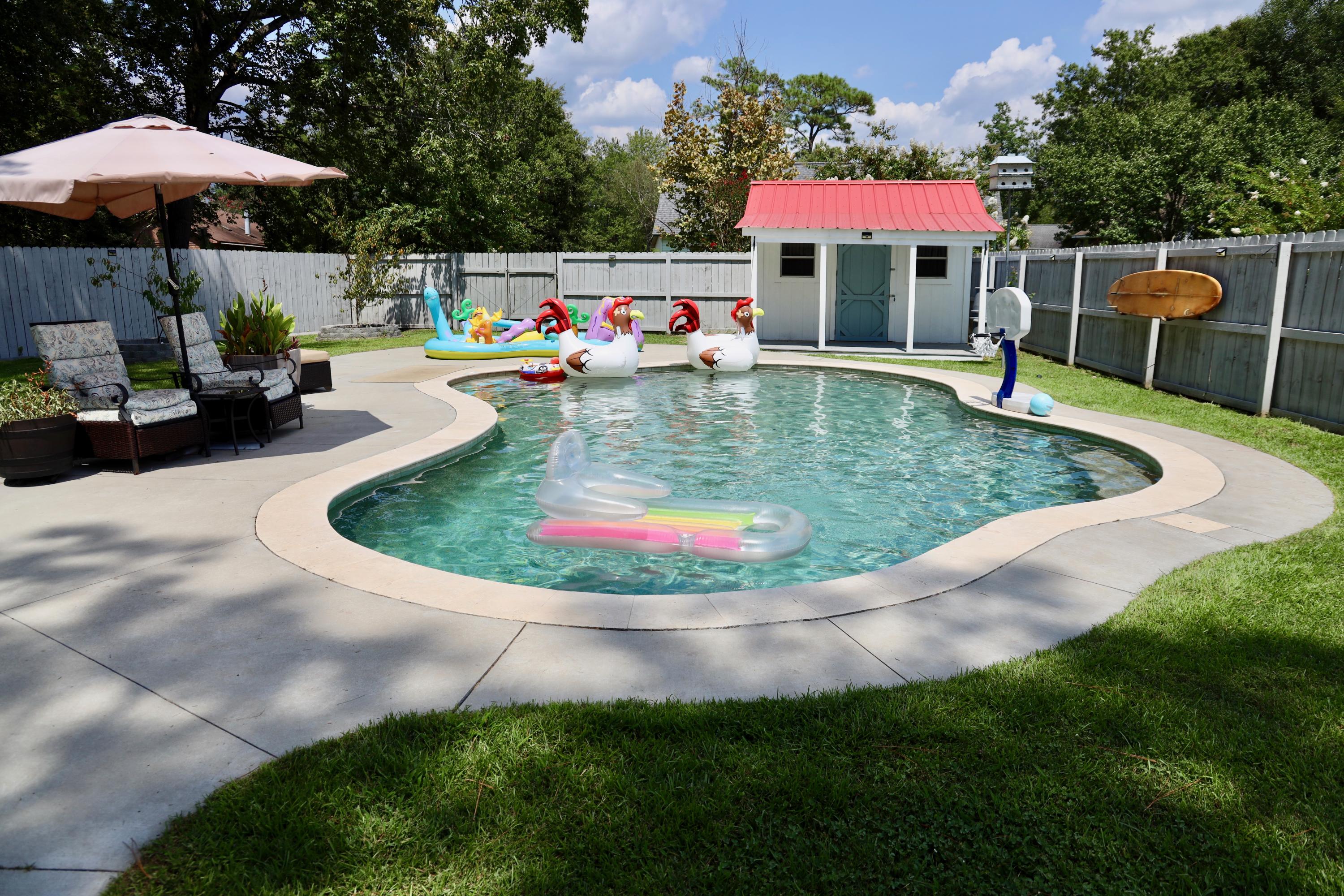 100 Ruffin Court Summerville, SC 29486 - Photo 23 of 32 Salt-water Pool
