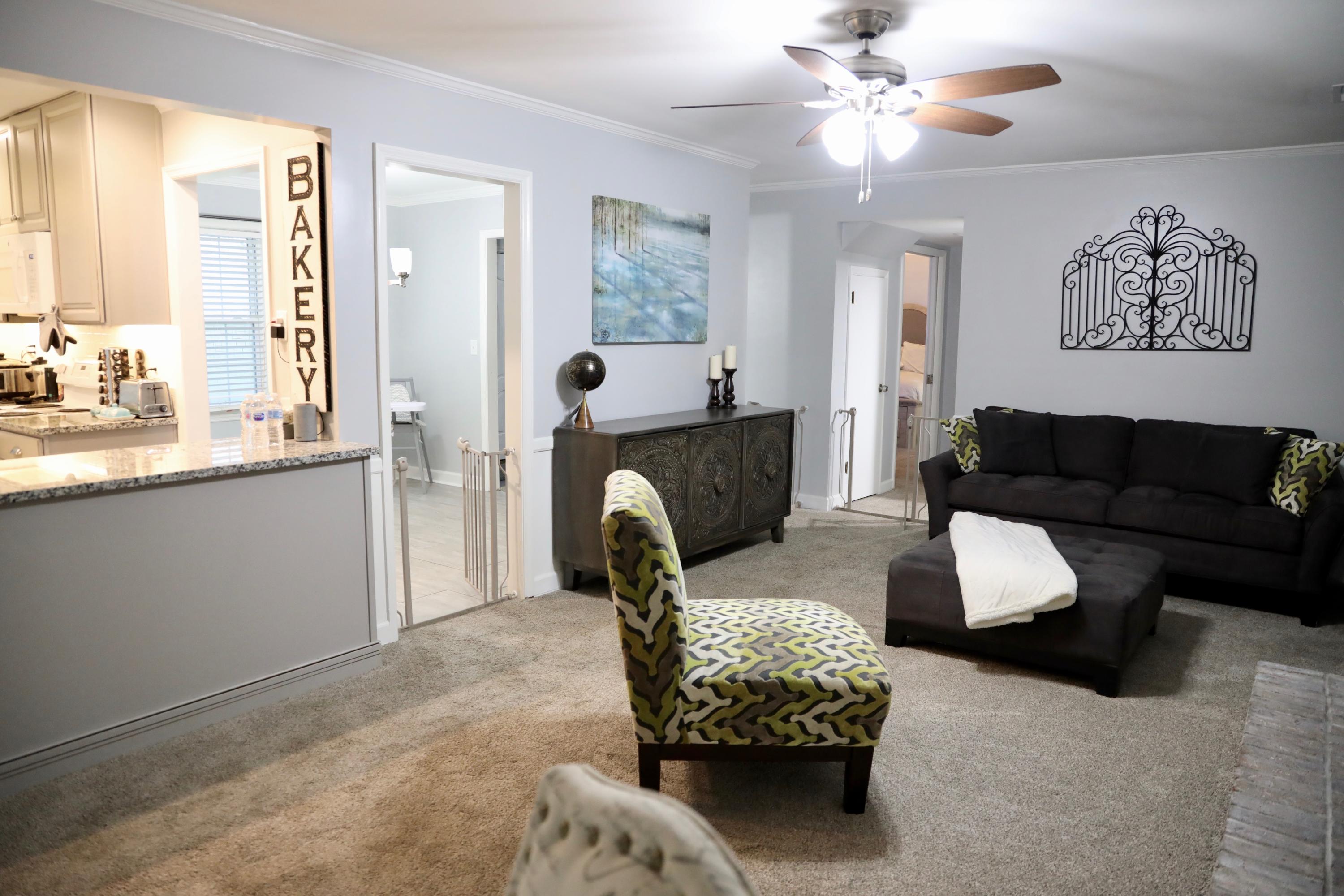 100 Ruffin Court Summerville, SC 29486 - Photo 8 of 32 Living room