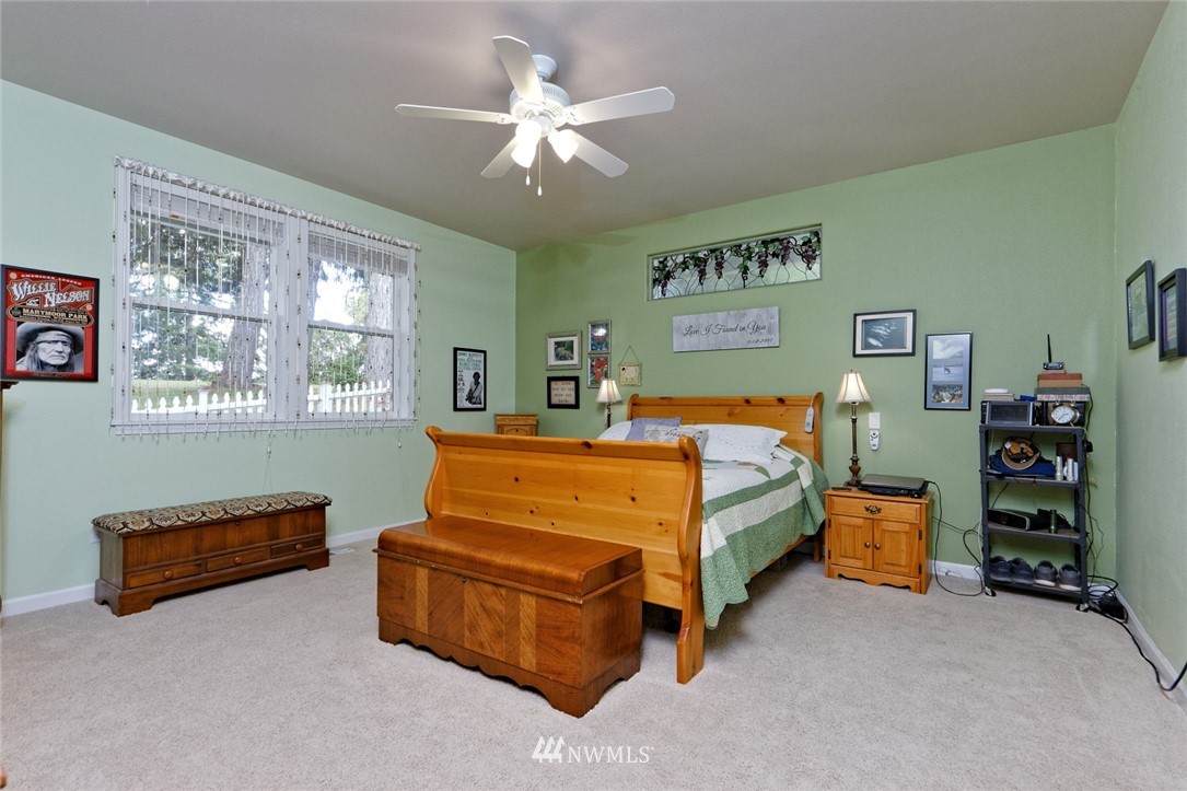 1391 East Old Ranch Road Allyn, WA 98524 - Photo 17 of 32 Gallery Image 17
