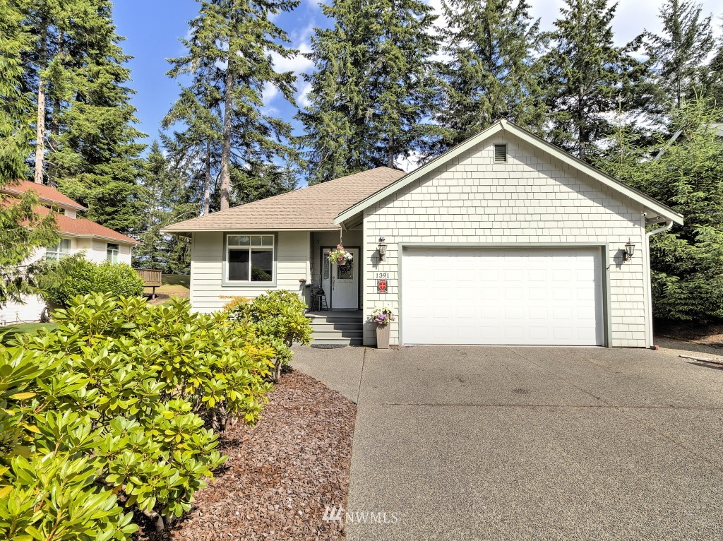 1391 East Old Ranch Road Allyn, WA 98524 - Photo 3 of 32 Gallery Image 3