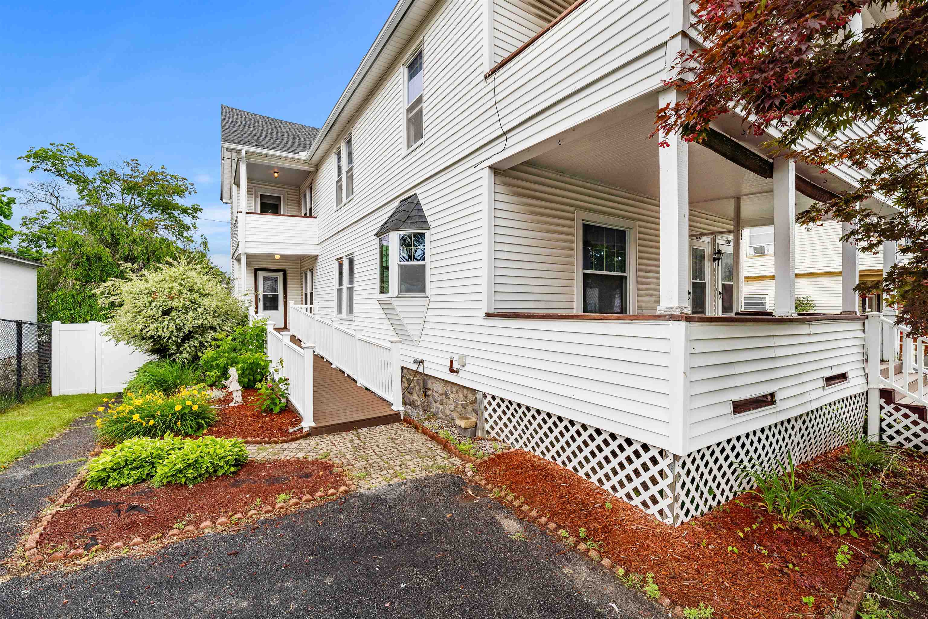 852 Beech Street Manchester, NH 03104 - Photo 4 of 53
