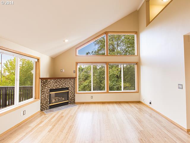 4426 Southwest Condor Avenue Portland, OR 97239 - Photo 4 of 16 Gallery Image 4