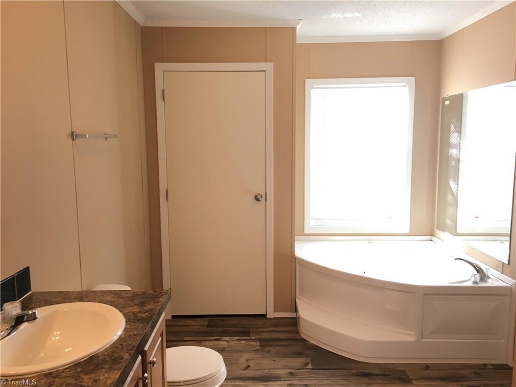 1656 Frye Bridge Road Clemmons, NC 27012 - Photo 8 of 17 Gallery Image 8