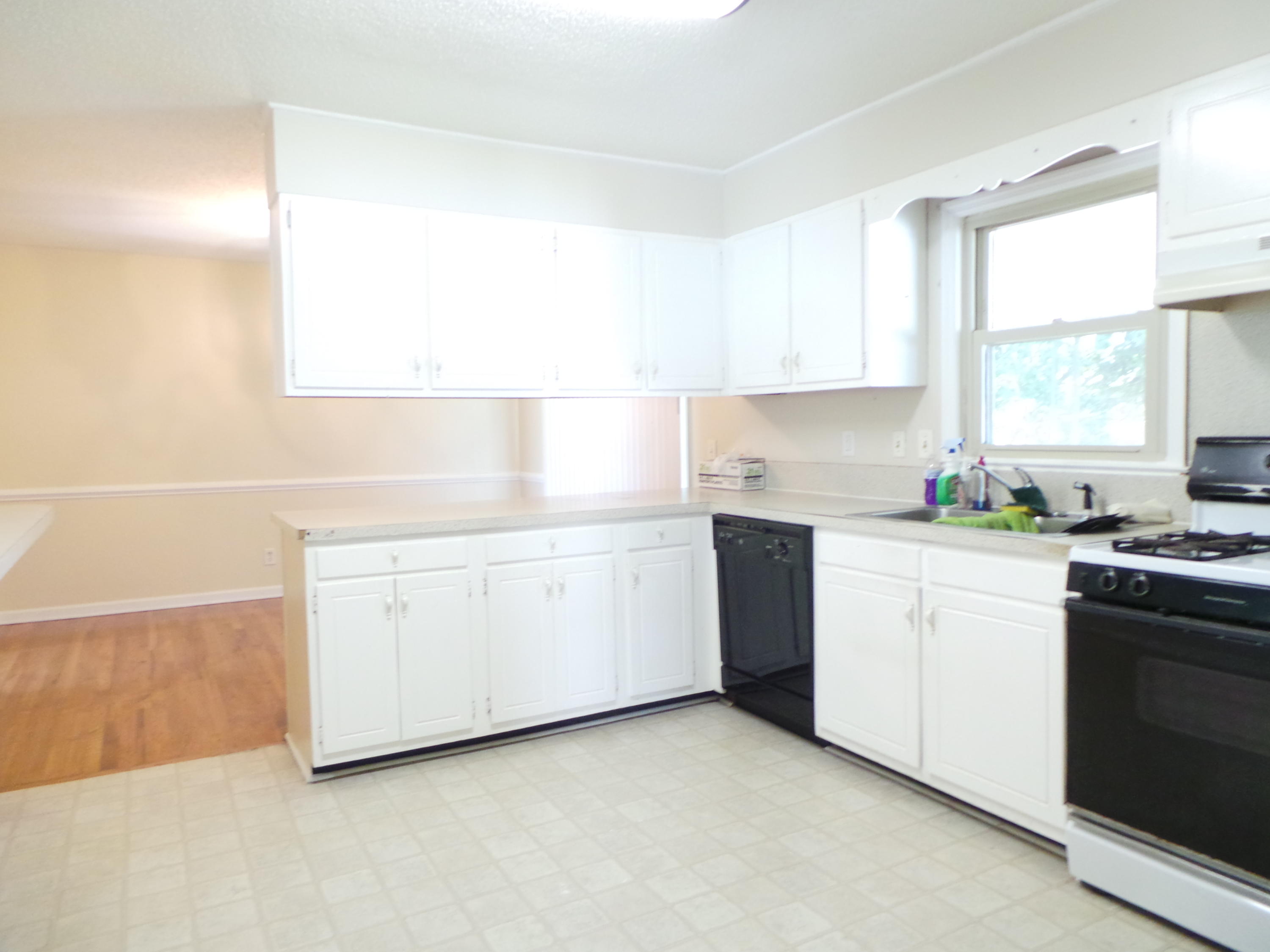 34 Raritan Road Goose Creek, SC 29445 - Photo 4 of 8 34 Raritan Rd 005