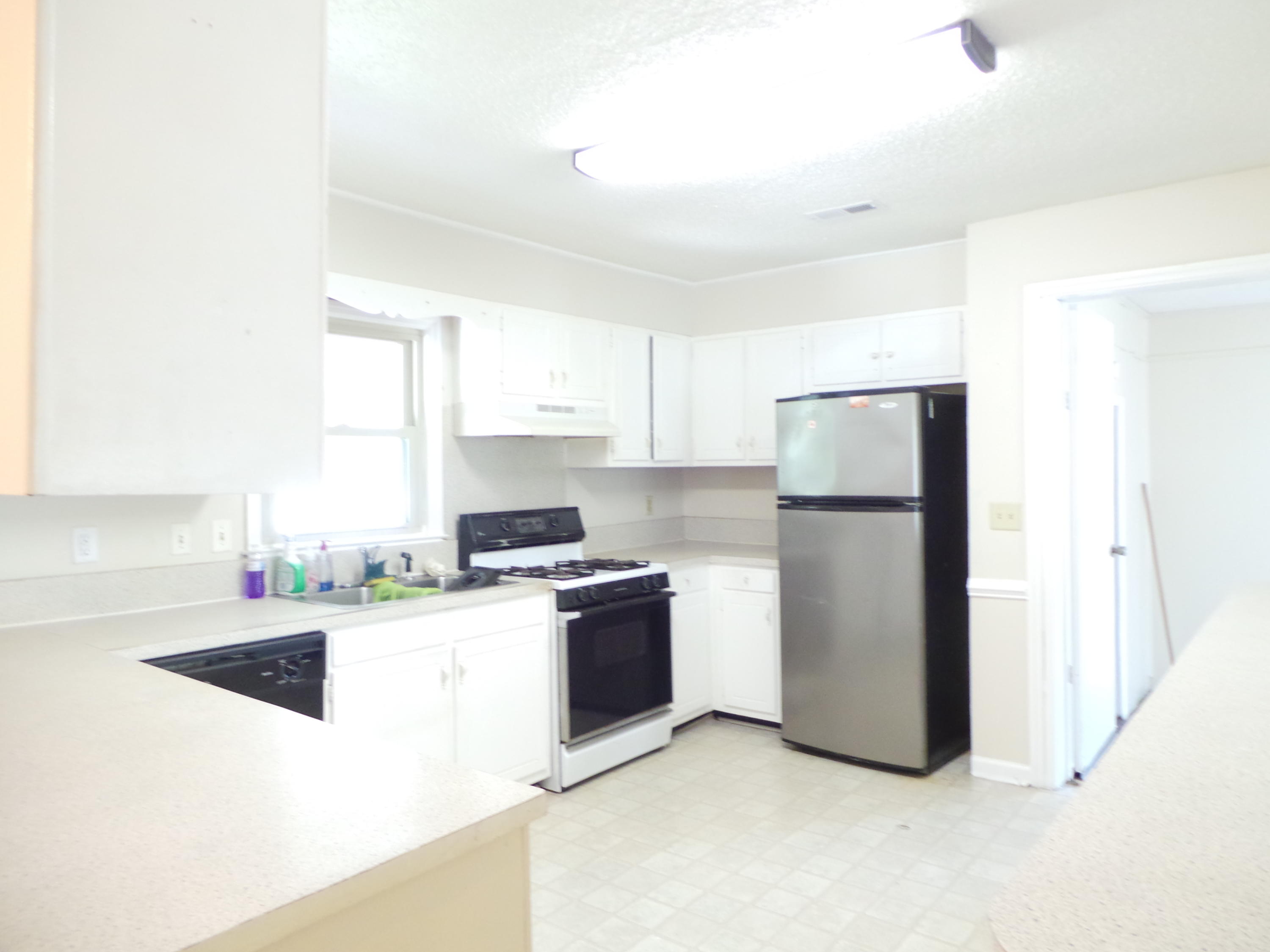 34 Raritan Road Goose Creek, SC 29445 - Photo 5 of 8 34 Raritan Rd 006
