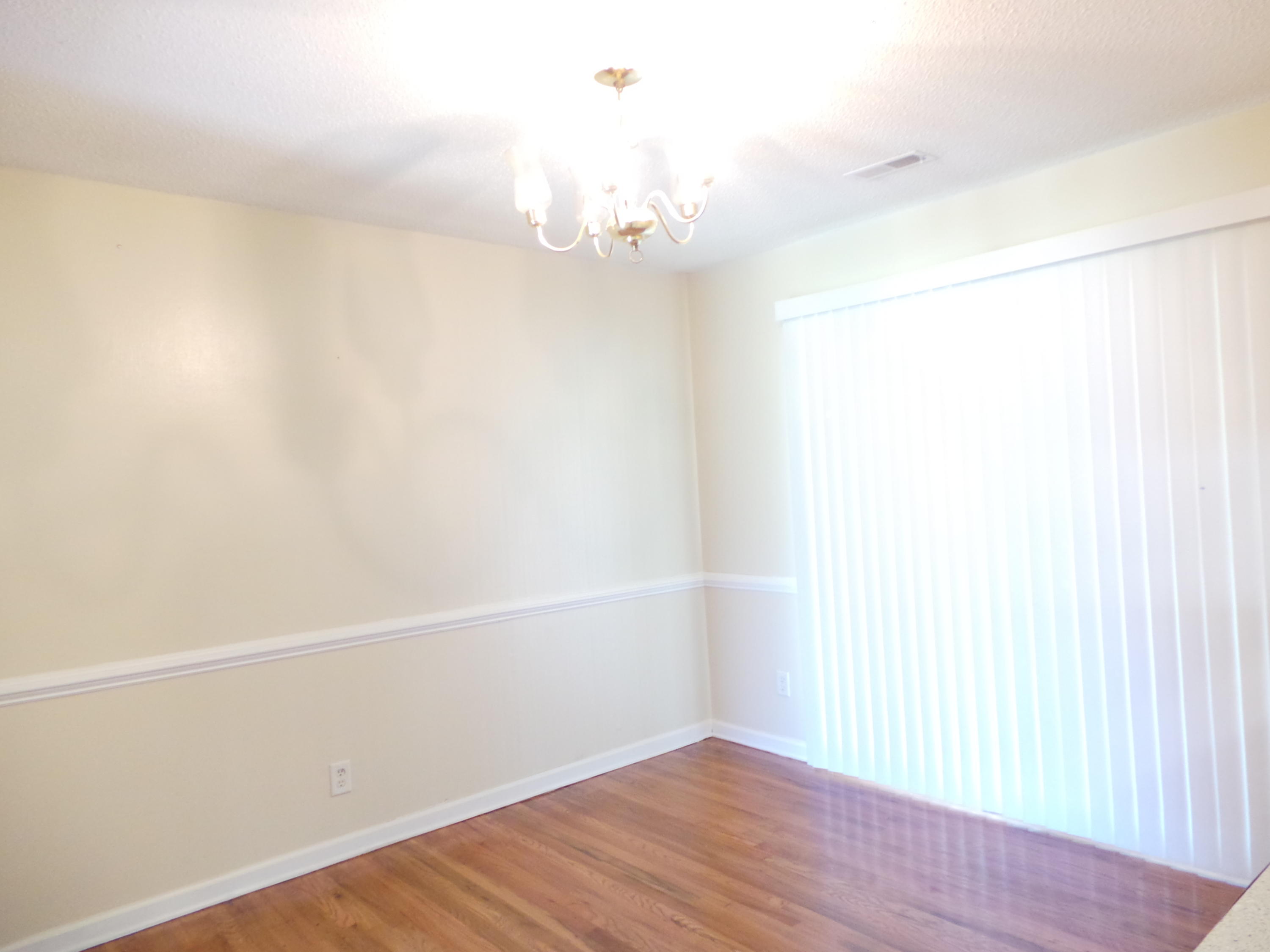 34 Raritan Road Goose Creek, SC 29445 - Photo 6 of 8 34 Raritan Rd 007