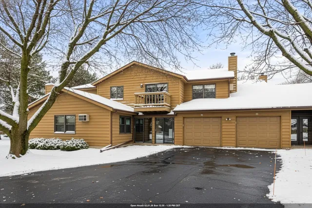 $179,900 | 1160 Brittany Court, Unit 93, Neenah, WI 54956