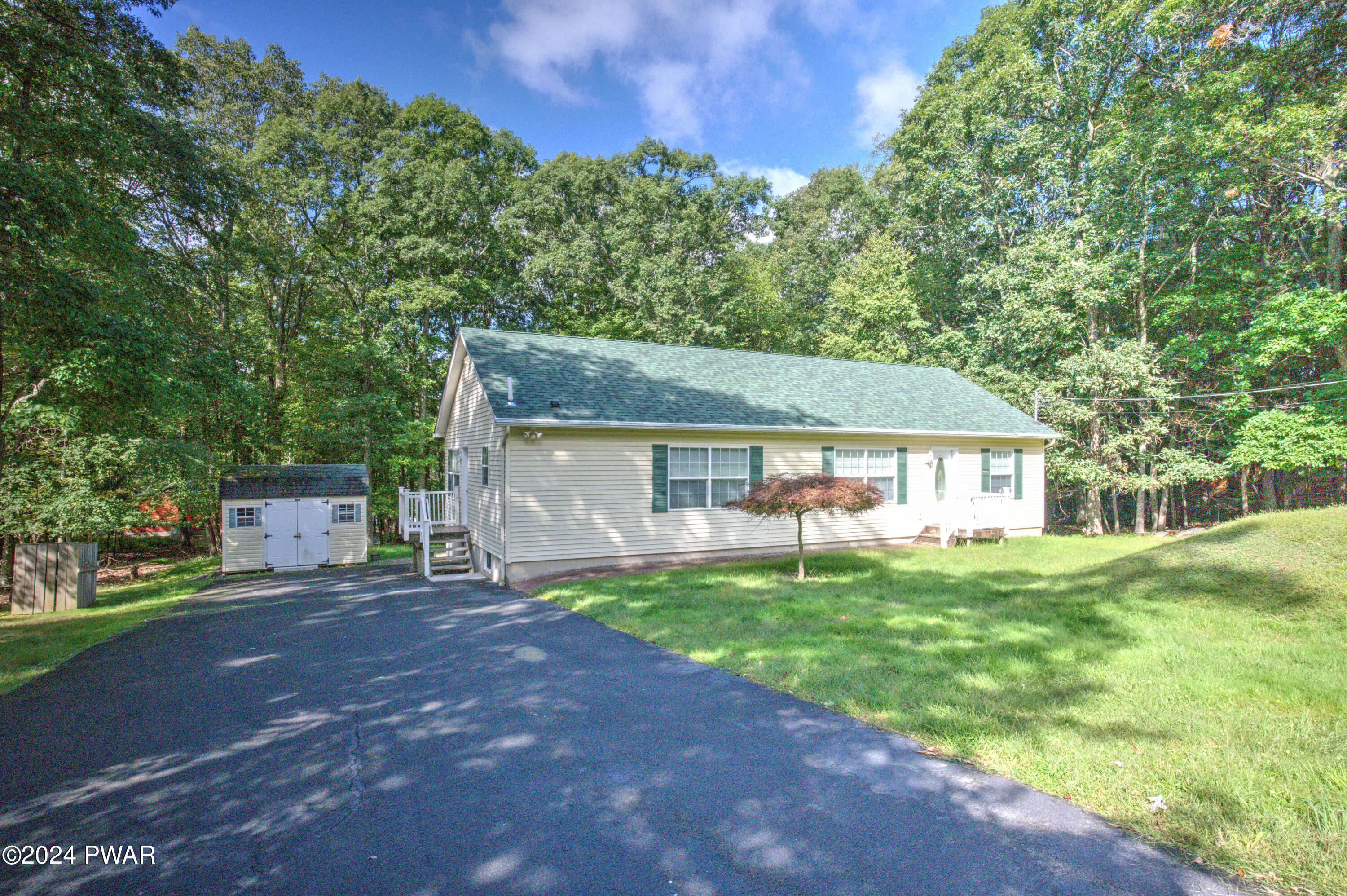 133 Stonehenge Road Milford, PA 18337 - Photo 1 of 31 Exterior