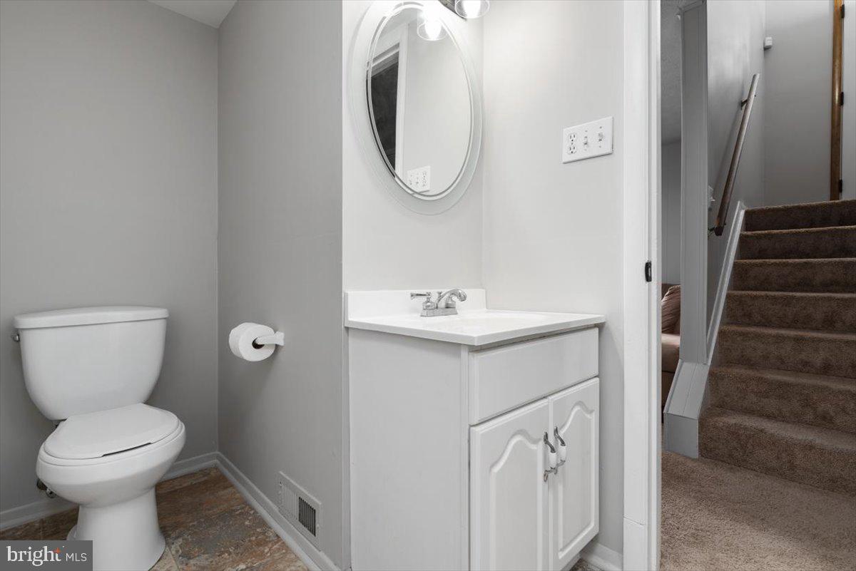 193 Hickory Point Road Pasadena, MD 21122 - Photo 34 of 40 Gallery Image 34