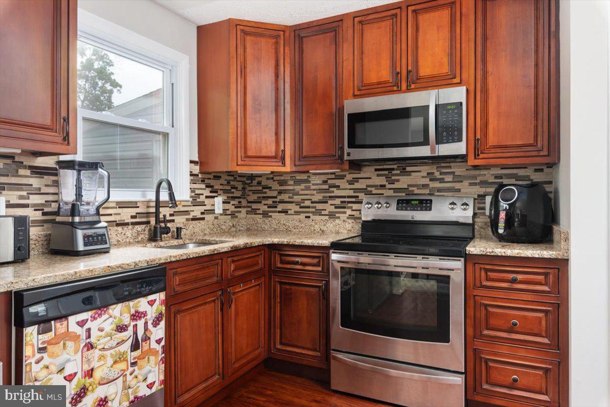 193 Hickory Point Road Pasadena, MD 21122 - Photo 9 of 40 Gallery Image 9