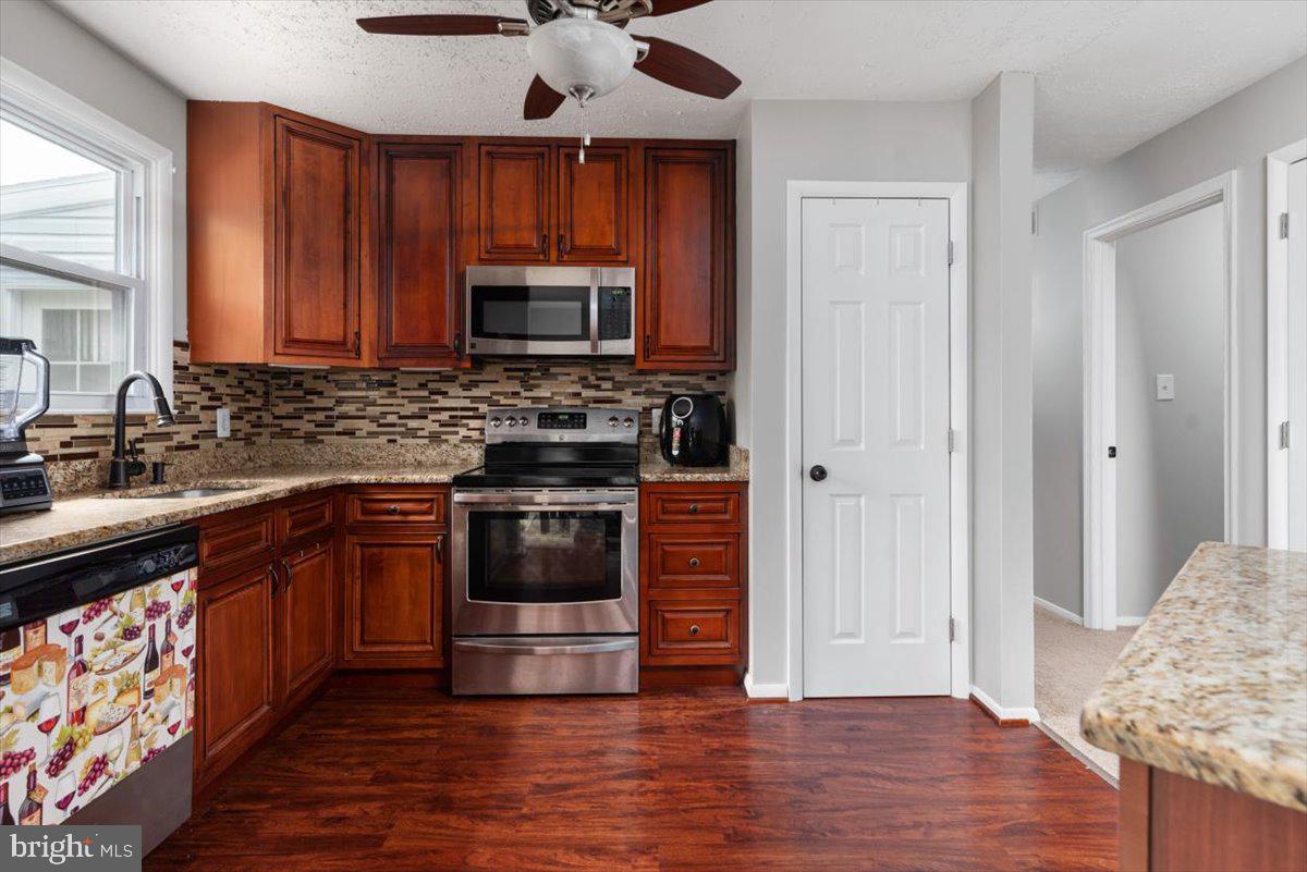 193 Hickory Point Road Pasadena, MD 21122 - Photo 10 of 40 Gallery Image 10