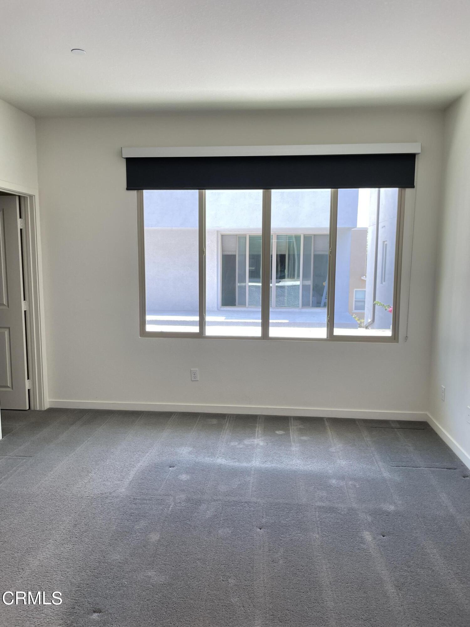 5524 Palm Drive Hawthorne, CA 90250 - Photo 14 of 46 an empty room with a window