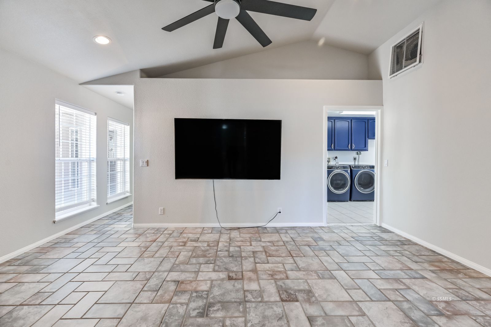 2112 Camino El Canon Ridgecrest, CA 93555 - Photo 7 of 21