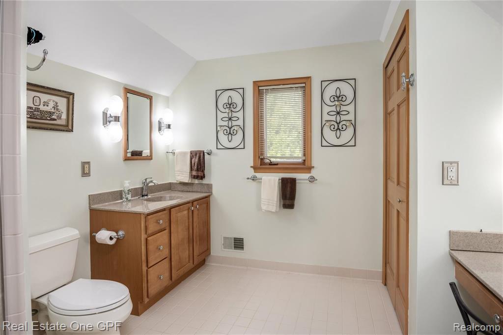 1499 North Renaud Road Grosse Pointe Woods, MI 48236 - Photo 24 of 35