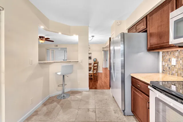 $425,000 | 17372 Boca Club Boulevard, Unit 405, Boca Raton, FL 33487