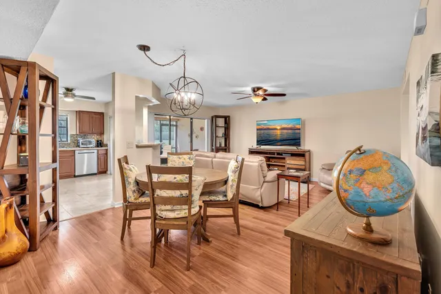 $425,000 | 17372 Boca Club Boulevard, Unit 405, Boca Raton, FL 33487