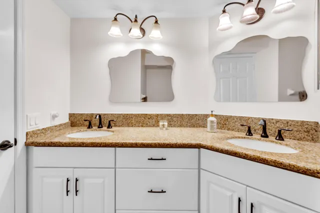 $425,000 | 17372 Boca Club Boulevard, Unit 405, Boca Raton, FL 33487