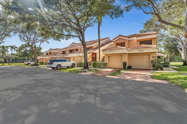 $425,000 | 17372 Boca Club Boulevard, Unit 405, Boca Raton, FL 33487