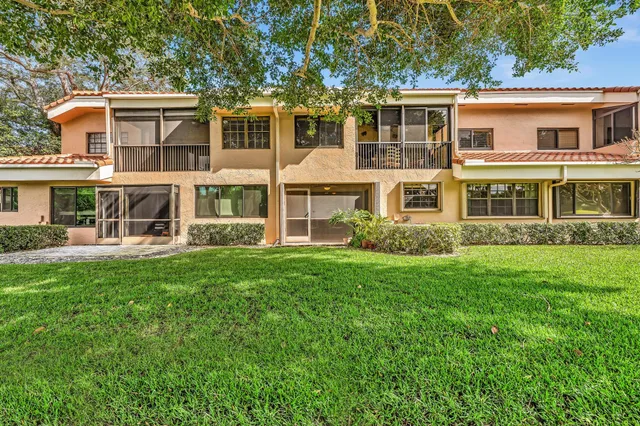 $425,000 | 17372 Boca Club Boulevard, Unit 405, Boca Raton, FL 33487
