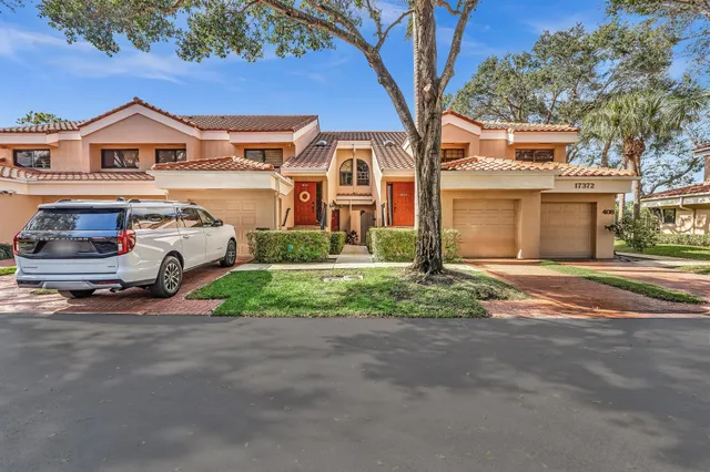 $425,000 | 17372 Boca Club Boulevard, Unit 405, Boca Raton, FL 33487
