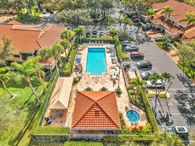 $425,000 | 17372 Boca Club Boulevard, Unit 405, Boca Raton, FL 33487