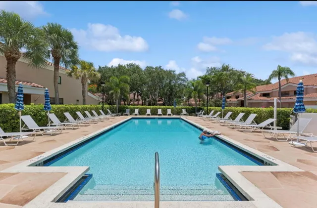 $425,000 | 17372 Boca Club Boulevard, Unit 405, Boca Raton, FL 33487