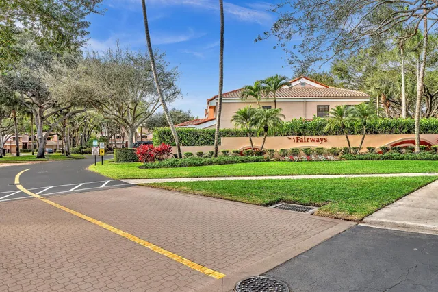 $425,000 | 17372 Boca Club Boulevard, Unit 405, Boca Raton, FL 33487