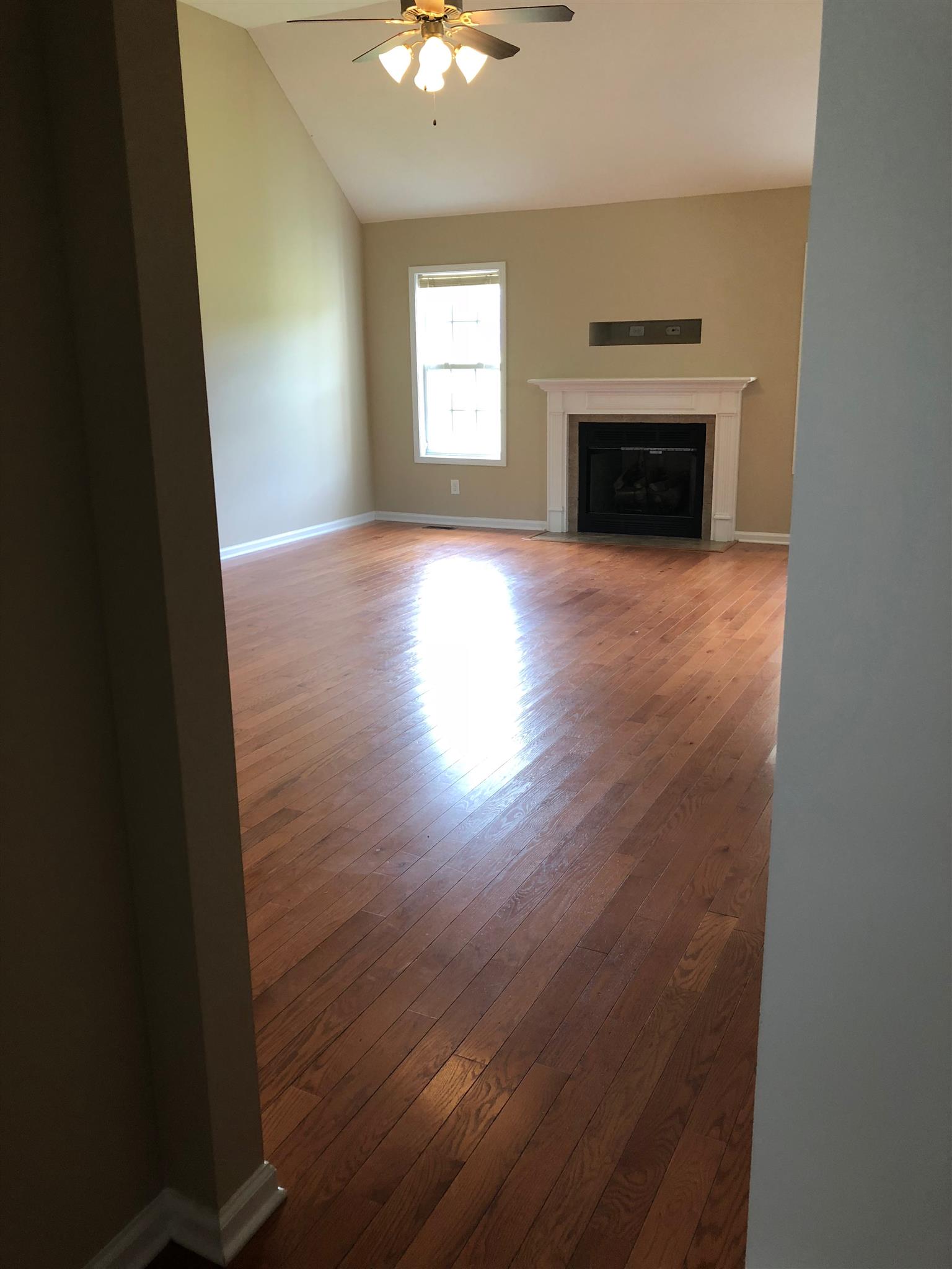 1104 York Meadows Road Clarksville, TN 37042 - Photo 4 of 24 Gallery Image 4