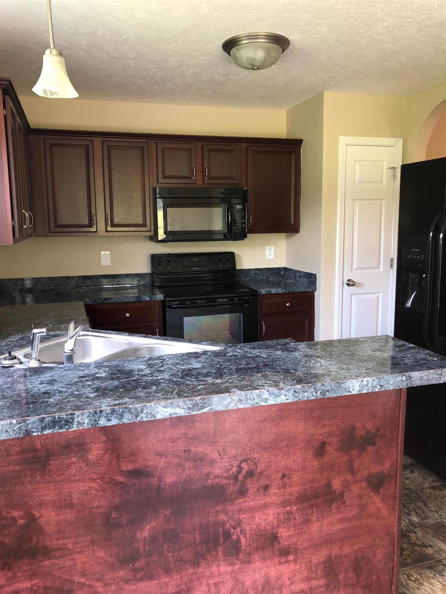 1104 York Meadows Road Clarksville, TN 37042 - Photo 8 of 24 Gallery Image 8