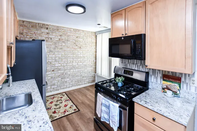 $1,965 | 3319 Huntley Square Drive, Unit A1, Temple Hills, MD 20748