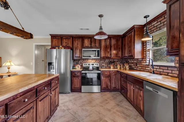 $330,000 | 615 North Haven Drive, Biloxi, MS 39532