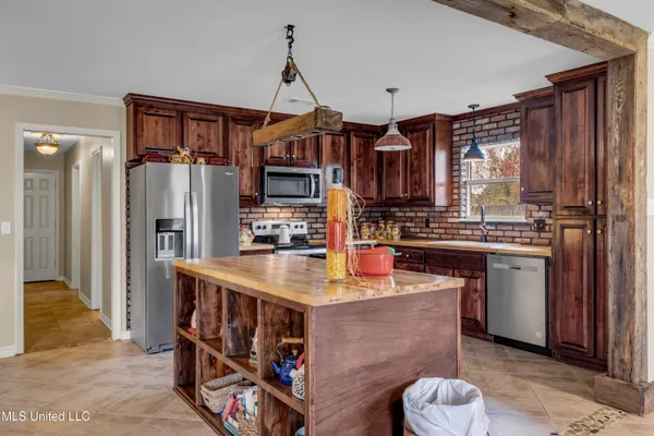 $327,500 | 615 North Haven Drive, Biloxi, MS 39532