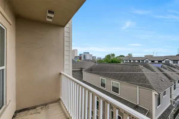 $1,950 | 2203 Dorrington Street, Unit 309, Houston, TX 77030