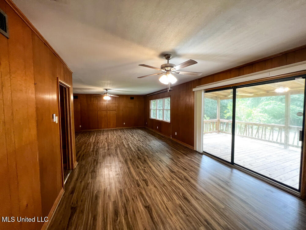 5293 Highway 198 Lucedale, MS 39452 - Photo 11 of 47 IMG_2967