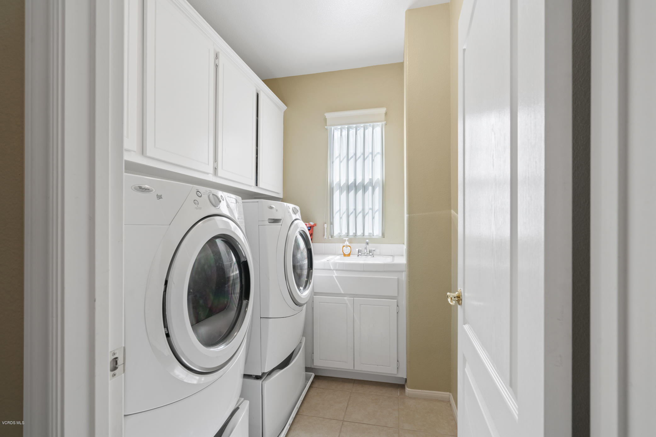 4791 Promenade Street Simi Valley, CA 93063 - Photo 25 of 32 upstairs laundry