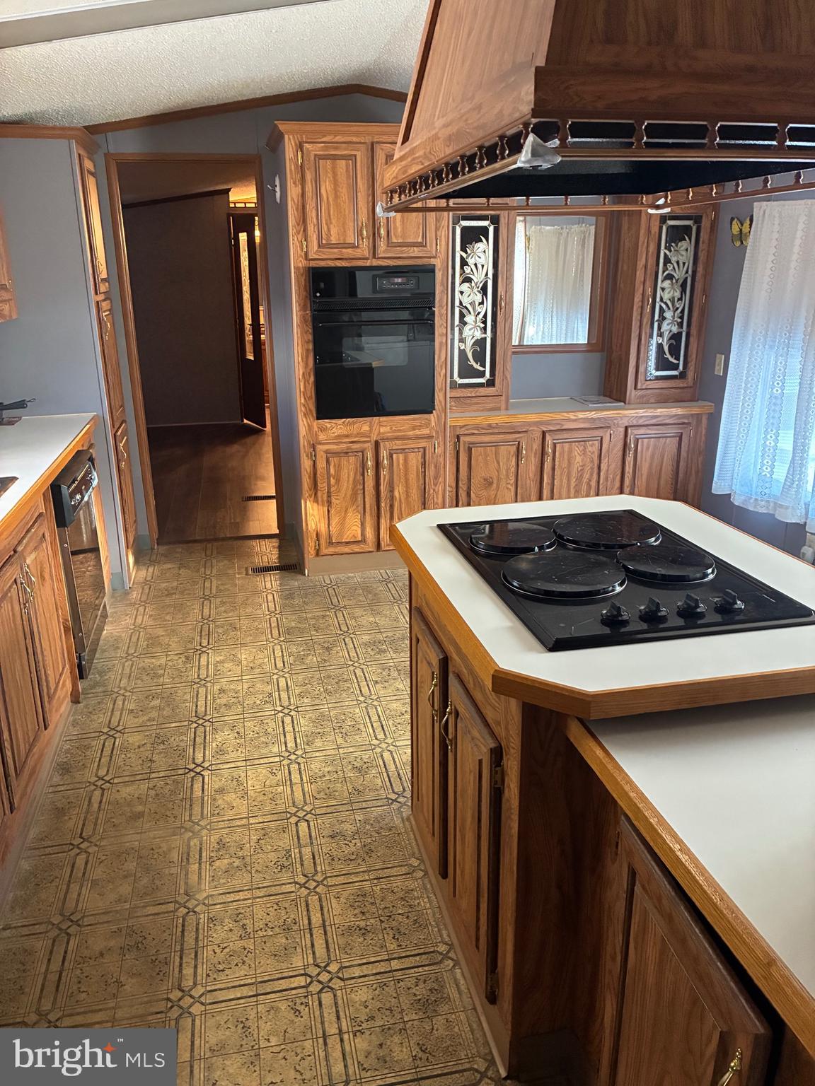 1011 Yarrow Avenue Reading, PA 19605 - Photo 3 of 8 Kitchen