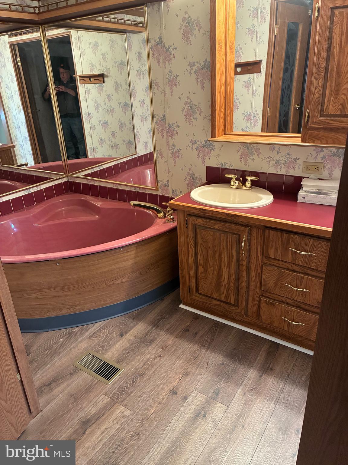 1011 Yarrow Avenue Reading, PA 19605 - Photo 8 of 8 Bath 2