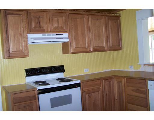 104 Waterville Road Belfast, ME 04915 - Photo 4 of 17 Kitchen.