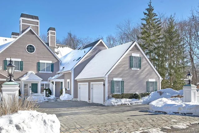 $965,000 | 5 Wyndham Close, White Plains, NY 10605