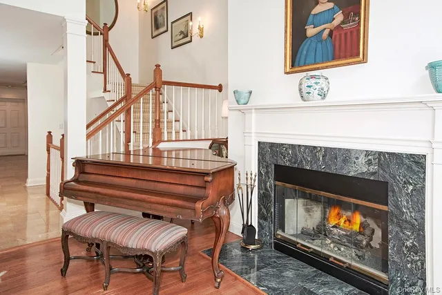 $965,000 | 5 Wyndham Close, White Plains, NY 10605